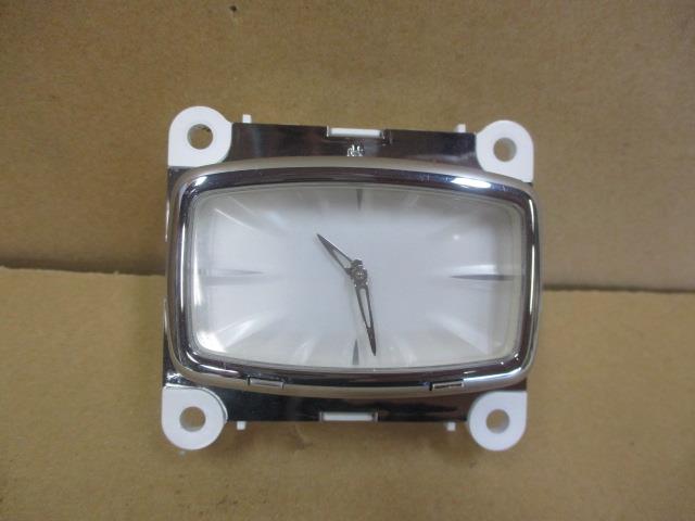 【中古】中古部品 フーガ KNY51 時計 【3330650100-000223015768050】