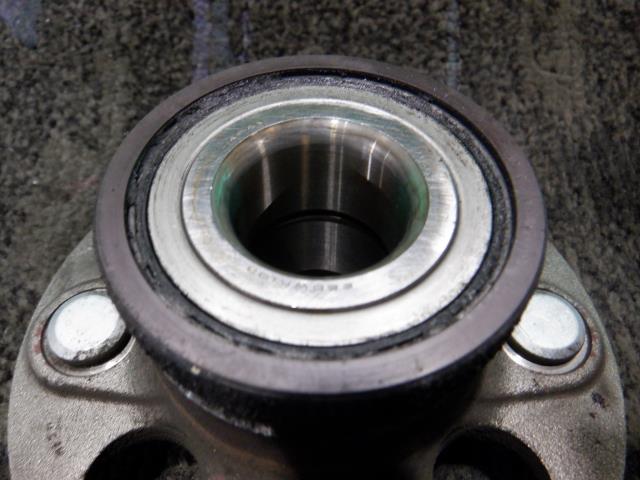 【中古】中古部品 フィット GE6 リアハブ 【3340140100-000022239244470】
