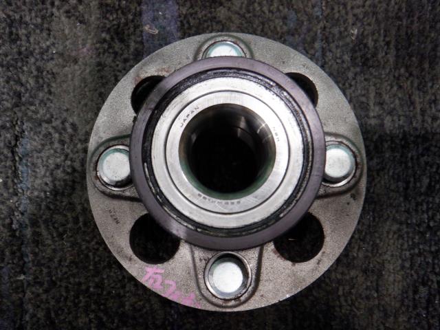 【中古】中古部品 フィット GE6 リアハブ 【3340140100-000022239244470】