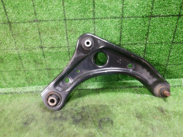 【中古】中古部品 ノート SNE12 右フロントロアアーム 【3330420100-221004000151720】