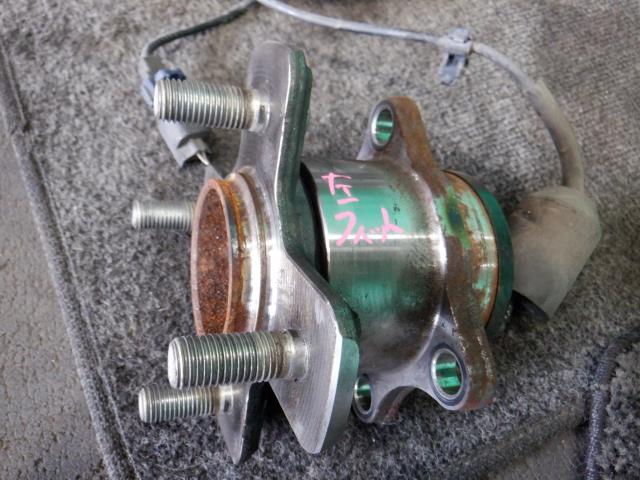 【中古】中古部品 フィット GP5 リアハブ 【3340140100-000022191544471】