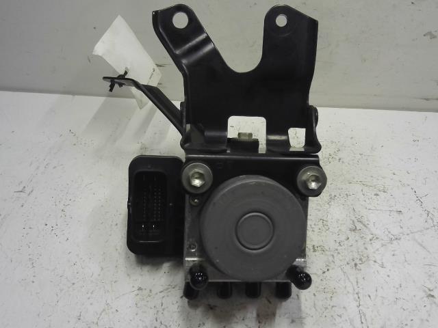 【中古】中古部品 トレジア NCP120X ABSアクチュエーター 【3310160100-211224000442500】
