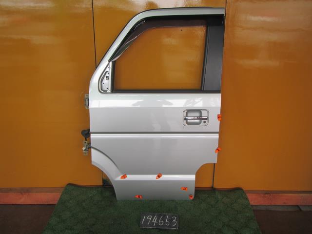 【中古】中古部品 エブリィ DA64V 左フロントドア 【3310120100-001673121713200】