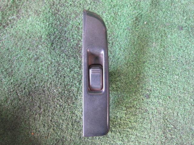 【中古】中古部品 エルフ NHR69EA パワーウインドウスイッチ 【3340240100-202200009561901】