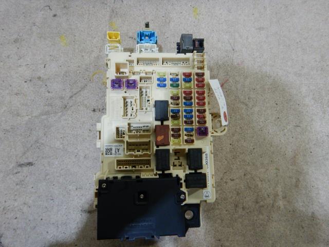 【中古】中古部品 N−BOX JF1 ヒューズボックス 【3330810100-221018000167800】