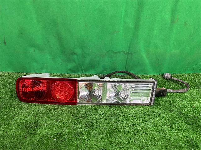 【中古】中古部品 キューブ YGZ11 左テールランプ 【3330240100-000223084515600】