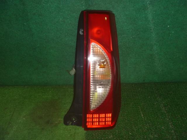 【中古】中古部品 アルト HA24S 右テールランプ 【3330370100-000223035515500】