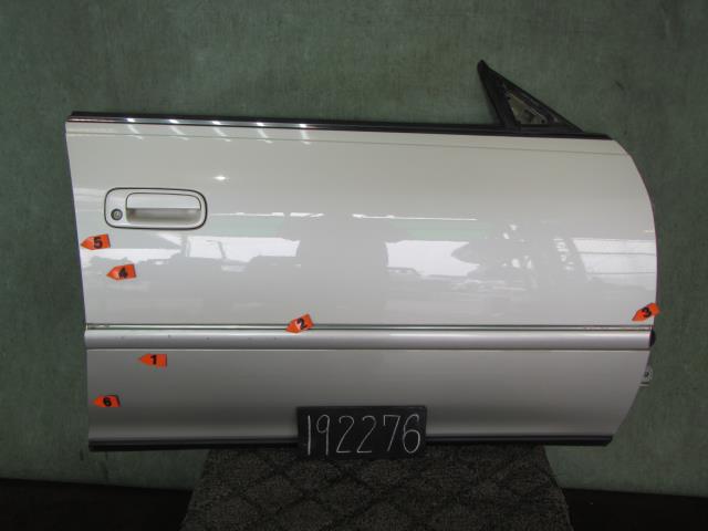 【中古】中古部品 マークII GX100 右フロントドア 【3310120100-001610738513100】