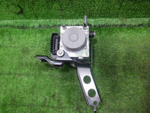 【中古】中古部品 パッソ M710A ABSアクチュエーター 【3330420100-221019000142500】