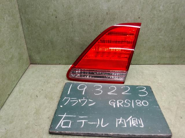 【中古】中古部品 クラウン GRS180 リアフィニッシャーパネル 【3310120100-001624462615200】