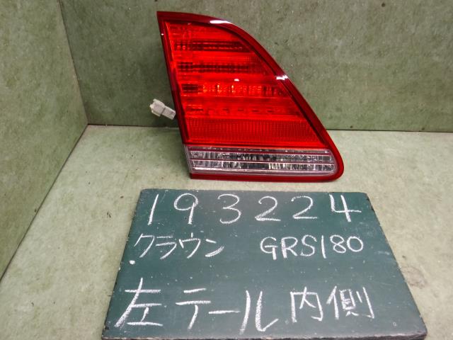 【中古】中古部品 クラウン GRS180 リアフィニッシャーパネル 【3310120100-001624462715200】