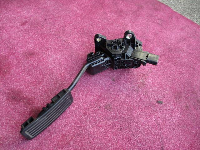 【中古】中古部品 N−BOXスラッシュ JF1 ペダル 【3310190100-000213049677500】