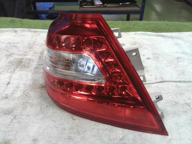 【中古】中古部品 ティアナ J32 左テールランプ 【3310200100-000016814115600】