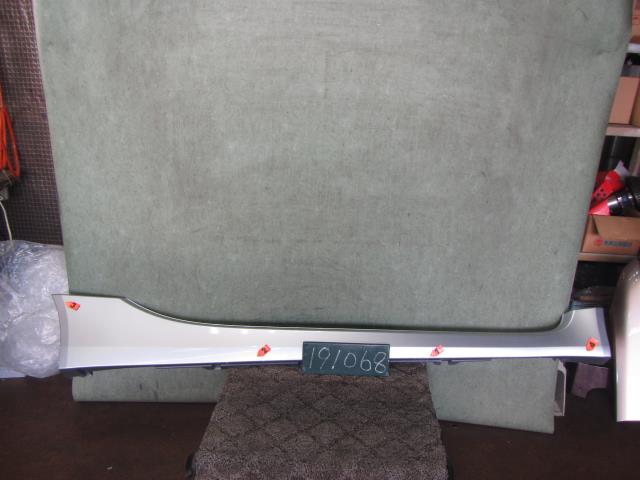 【中古】中古部品 アイ HA1W 右サイドステップ 【3310120100-001576776613700】