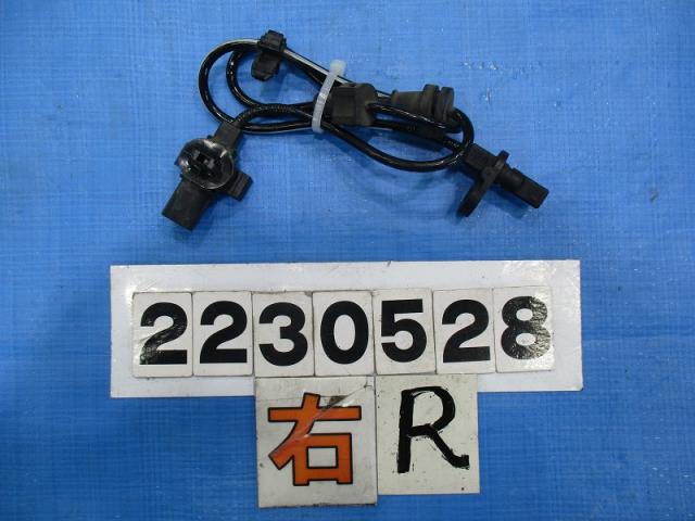 【中古】中古部品 フリード GB5 ABSセンサー 【3310040100-000223052863450】