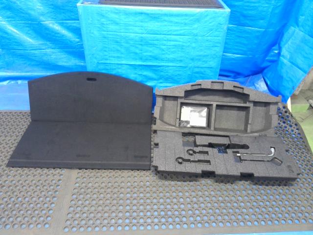 【中古】中古部品 CX−5 KE2FW リアボード・トノカバー 【3310200100-000016787871100】