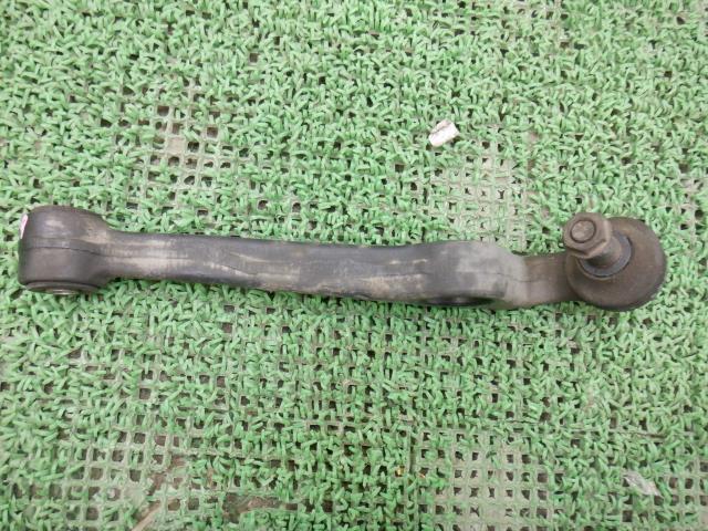 【中古】中古部品 ミラジーノ L700S 右フロントロアアーム 【3310250100-000223022951720】