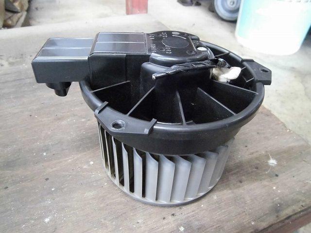 【中古】中古部品 AZワゴン MJ21S ヒーターブロアモーター 【3340180100-001029769867900】