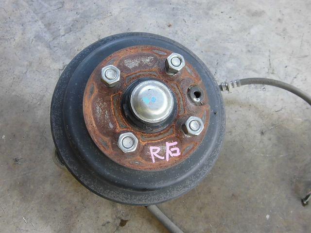 【中古】中古部品 ステラ RN1 右リアナックルハブ 【3340180100-001209079144410】