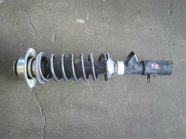 【中古】中古部品 ステラ RN1 左フロントストラット 【3340180100-001582690650210】
