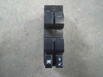 【中古】中古部品 ステラ RN1 パワーウインドウスイッチ 【3340180100-202112070261900】