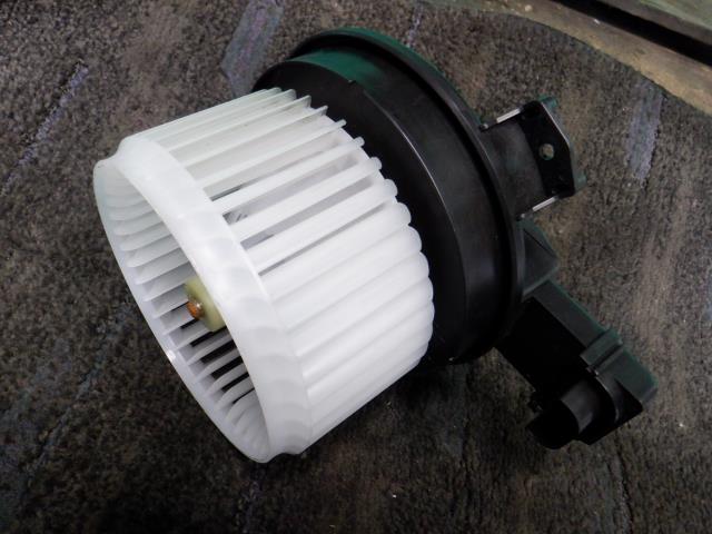 【中古】中古部品 ライズ A200A ヒーターブロアモーター 【3340140100-00002230836...