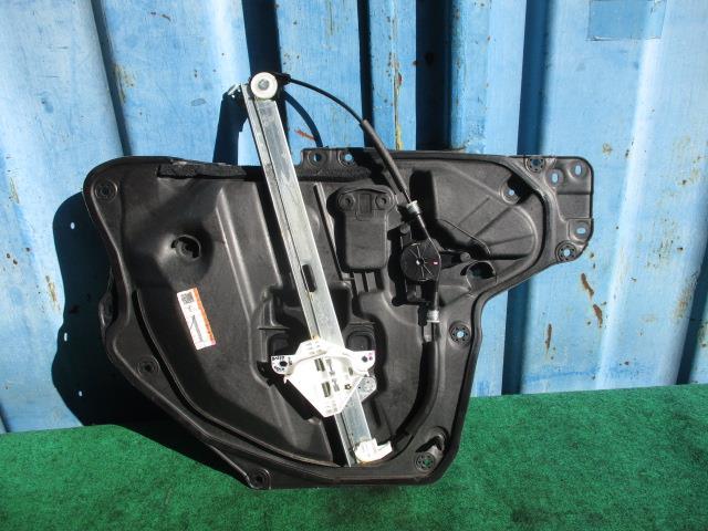 【中古】中古部品 アクセラ BM5FP 右フロントドアレギュレータ・モーター 【3540020100-000004110213120】