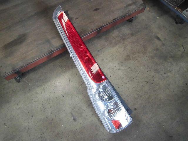 【中古】中古部品 ステラ RN1 左テールランプ 【3340180100-001209103815600】
