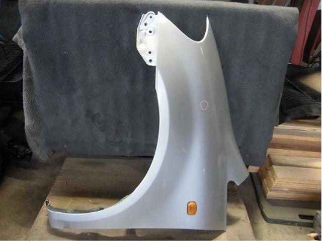 【中古】中古部品 イプサム ACM21W 左フロントフェンダー 【3340180100-001275407910700】