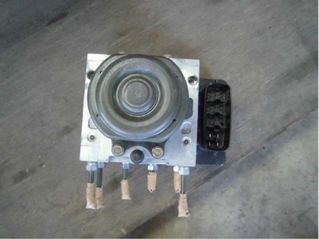 【中古】中古部品 イプサム ACM21W ABSアクチュエーター 【3340180100-001275411042500】