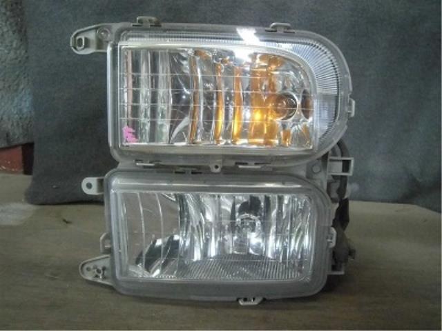 【中古】中古部品 ムーヴ L152S 左フォグランプ 【3340180100-001528175210950】