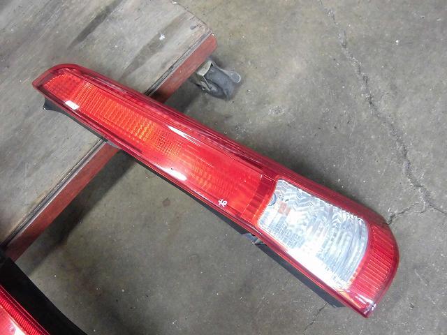Tail Lamp - 【中古】中古部品 ミラ L250V 右テールランプ 【3340180100-001023243415500】