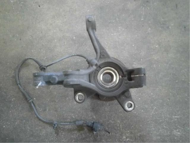 【中古】中古部品 デミオ DE3FS 右フロントナックルハブ 【3340180100-001610313444310】