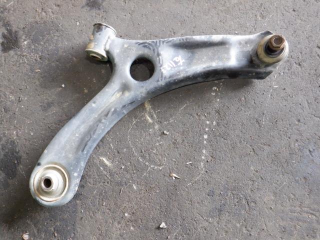 【中古】中古部品 ハスラー MR31S 右フロントロアアーム 【3340140100-000022304151720】