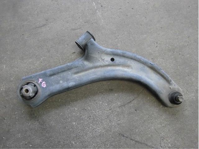 【中古】中古部品 マーチ AK12 右フロントロアアーム 【3340180100-001349130851720】