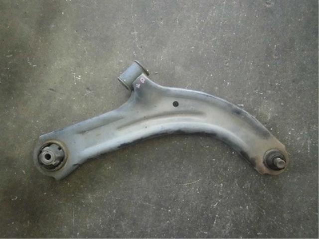 【中古】中古部品 マーチ AK12 右フロントロアアーム 【3340180100-001466248451720】