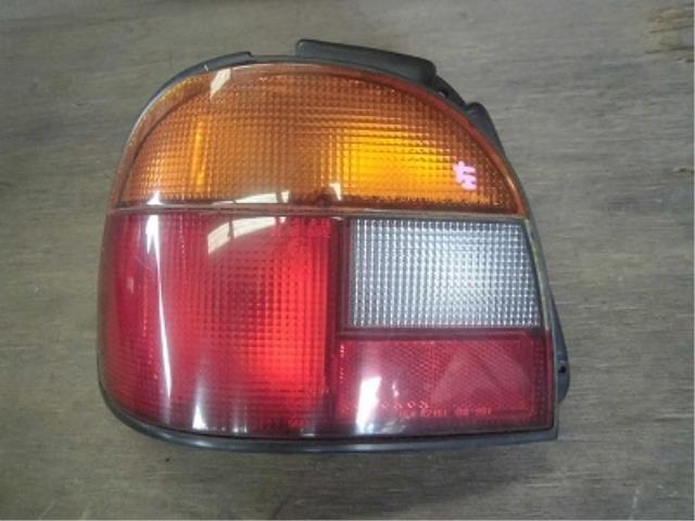 【中古】中古部品 ヴィヴィオ KW3 左テールランプ 【3340180100-001573076715600】
