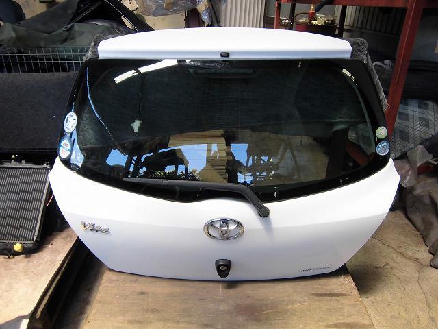 【中古】中古部品 ヴィッツ SCP90 バックドア 【3340180100-000942421315800】