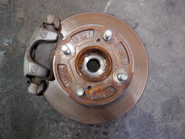 【中古】中古部品 モコ MG33S 左フロントナックルハブ 【3340140100-000022297744340】