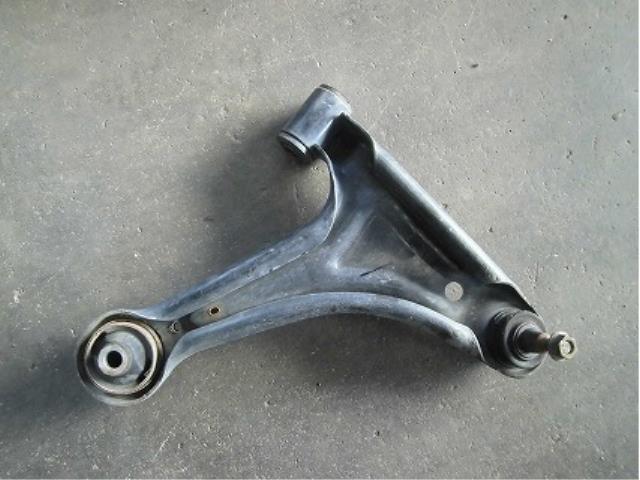【中古】中古部品 ハイゼット S210V 左フロントロアアーム 【3340180100-001406929951740】