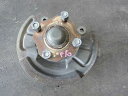 【中古】中古部品 エブリィ DA52V 右フロントナックルハブ 【3340180100-001216296044310】