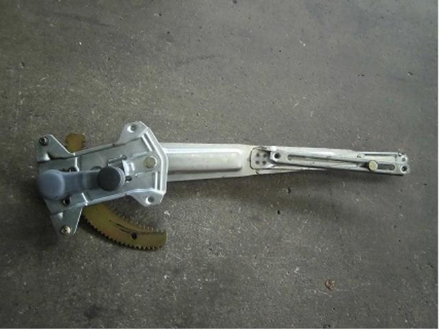 【中古】中古部品 エブリィ DA62V 左フロントドアレギュレータ・モーター 【3340180100-001380853313220】