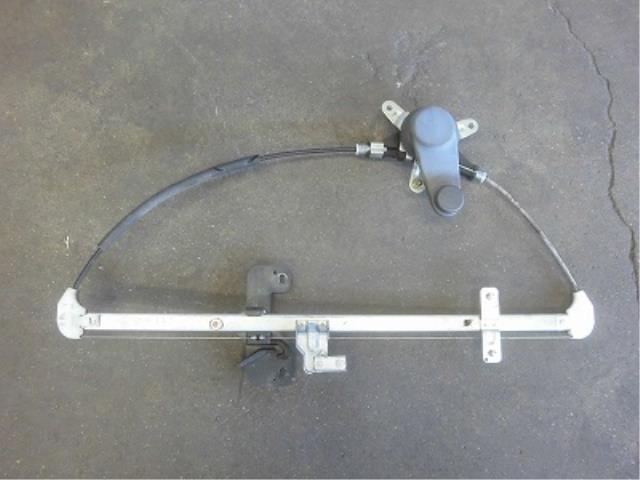 【中古】中古部品 エブリィ DA62V 右リアドアレギュレータ・モーター 【3340180100-001708012113320】