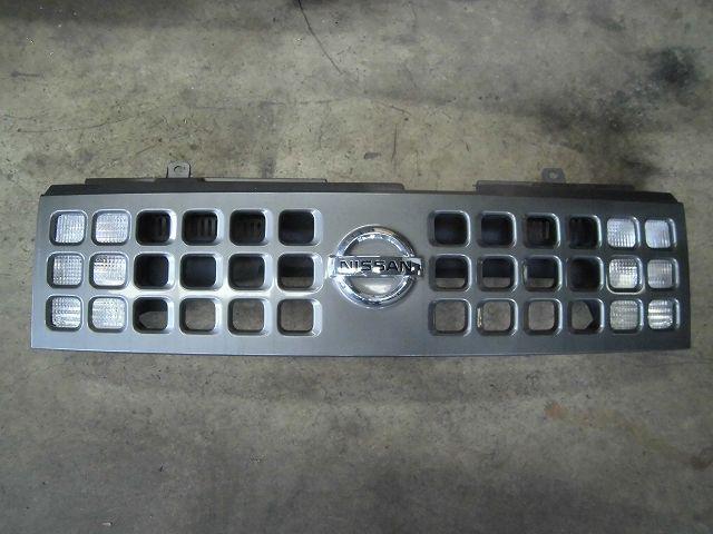 【中古】中古部品 キューブ BZ11 ラジエータグリル 【3340180100-001177342910400】