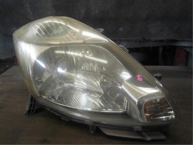 【中古】中古部品 パッソ KGC10 右ヘッドランプ 【3340180100-001575594510800】