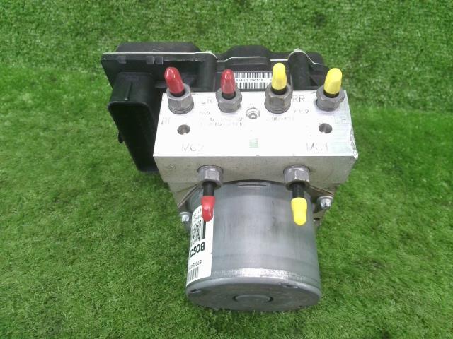 【中古】中古部品 フィアット 500 31209 ABSアクチュエーター 【3330990100-220901000942500】