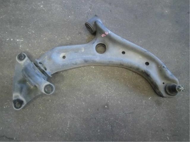 【中古】中古部品 フィット GE6 右フロントロアアーム 【3340180100-001595879551720】