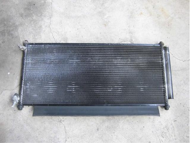メーカー ホンダ 車名 フィット 型式類別 12234-0022 グレード 1300 1.3A 認定型式 DBA-GD1 車両タイプ 5ドアハッチバック 年式 H18/6 シフト 駆動 通称型式 エンジン型式 L13A-E ミッション型式 アクスル型式 車体色 車体色No NH700M トリム色No 走行距離(Km) 63,000 メーカー純正品番 部品メーカー品番 保証 1ヶ月/1000km 付加情報 商品情報 ※純正番号およびモデル番号は参考としてください。※リビルト部品を購入される際のお願い【再生部品】と表示されているものをリビルト部品と呼んでいます。リビルト部品の場合には、交換時に取り外した部品をご返却していただく場合があります。詳しくはこちら※大物商品(ドア・ボンネット・バンパー等)は個人宅への配送ができない場合がございます。その場合、最寄りの配送業者支店止め等の対応となりますので、あらかじめご了承ください。 ページ上部へ【中古】中古部品 フィット GD1 コンデンサー 【3340180100-001277391460600】