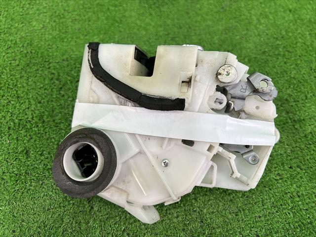 【中古】中古部品 ワゴンR MH23S 右フロントドアロックソレノイド 【3330240100-000223101464550】
