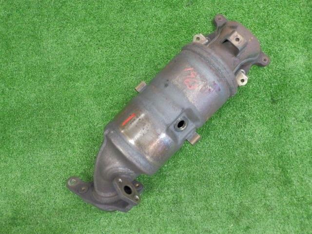 【中古】中古部品 ステップワゴン RK1 触媒 【3260250000-000022196322400】